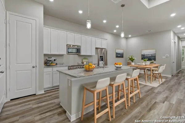 $2,100 | 9193 Dietz Elkhorn Road, Unit 35, Boerne, TX 78015