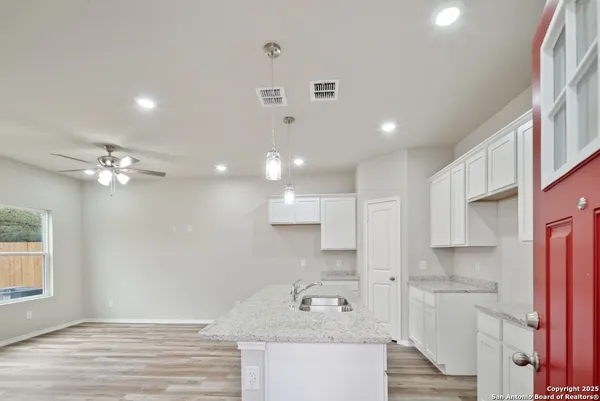 $2,100 | 9193 Dietz Elkhorn Road, Unit 35, Boerne, TX 78015