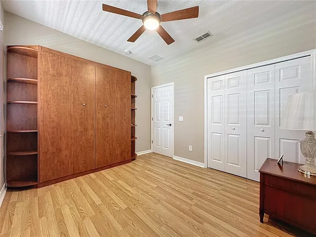 a view of yard with green space