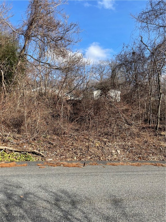 27 Oxford Road Cumberland, RI 02864 - Photo 2 of 9