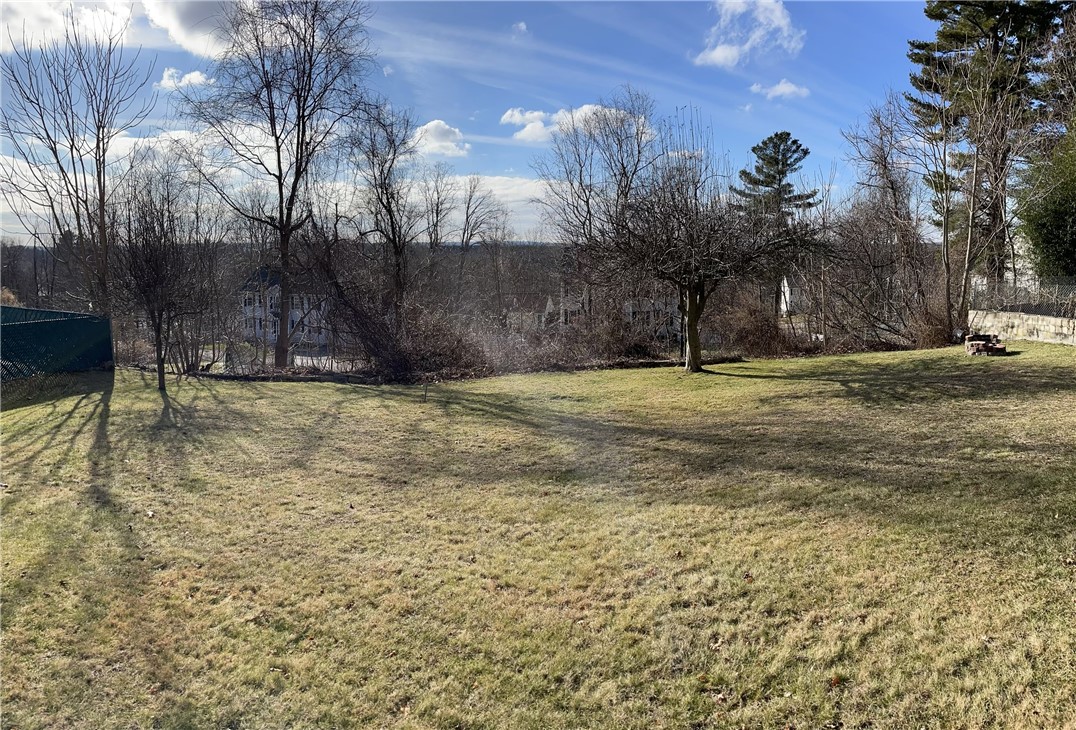 27 Oxford Road Cumberland, RI 02864 - Photo 8 of 9