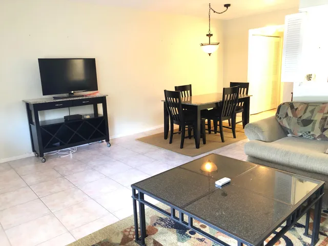 $1,350 | 32 Ventnor Drive, Unit 32, Deerfield Beach, FL 33442