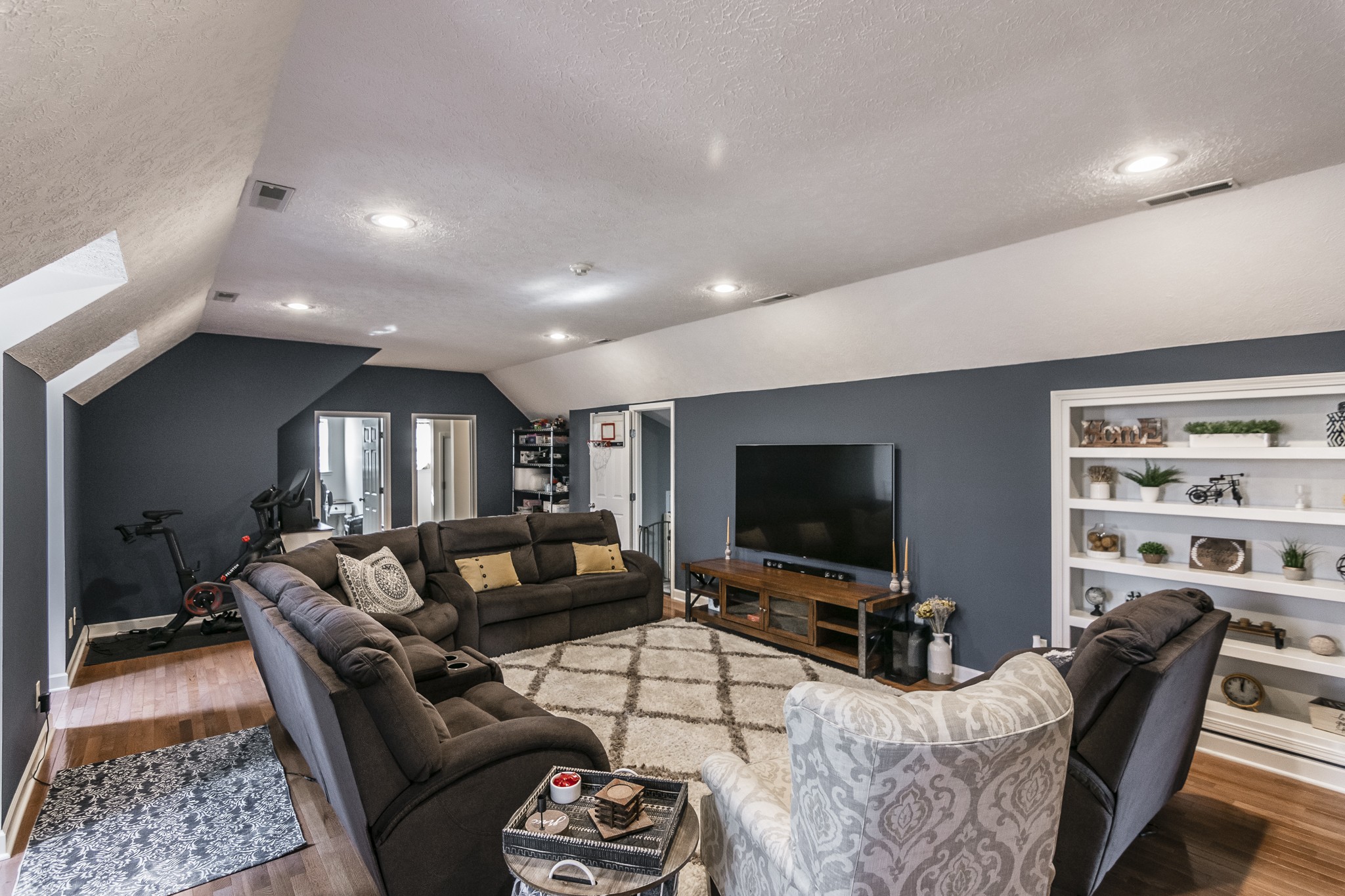 253 North Leath Road Portland, TN 37148 - Photo 40 of 69 a living room with furniture and a flat screen tv