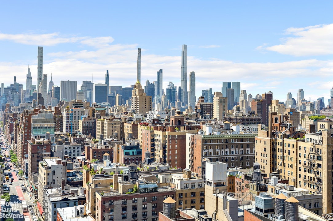 1289 Lexington Avenue, Unit PHA Manhattan, NY 10028 - Photo 5 of 21 a view of a city with tall buildings