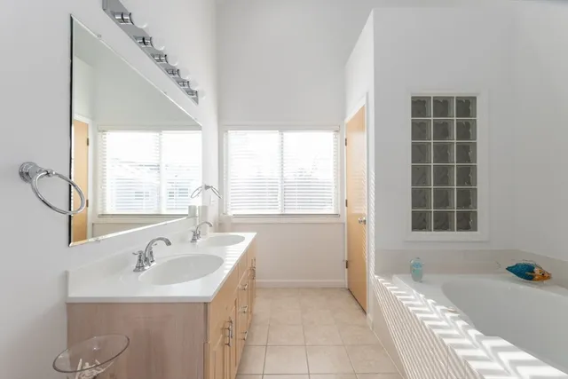 $599,999 | 140 Algonquin Trail, Unit 140, Ashland, MA 01721