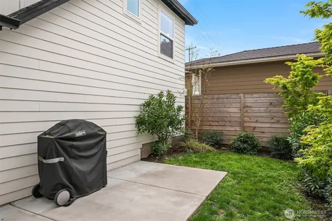 $759,950 | 8913 8th Avenue Northeast, Seattle, WA 98115