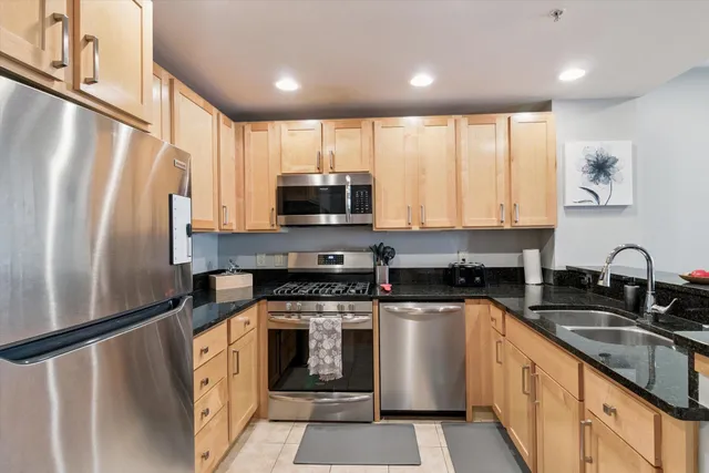 $2,450 | 333 West Mifflin Street, Unit 4090, Madison, WI 53703