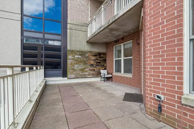 $2,450 | 333 West Mifflin Street, Unit 4090, Madison, WI 53703