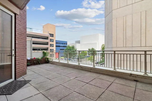 $2,450 | 333 West Mifflin Street, Unit 4090, Madison, WI 53703