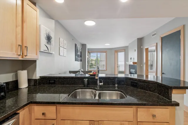 $2,450 | 333 West Mifflin Street, Unit 4090, Madison, WI 53703