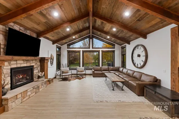 $1,875,000 | 1417 North Kcid Road, Caldwell, ID 83605