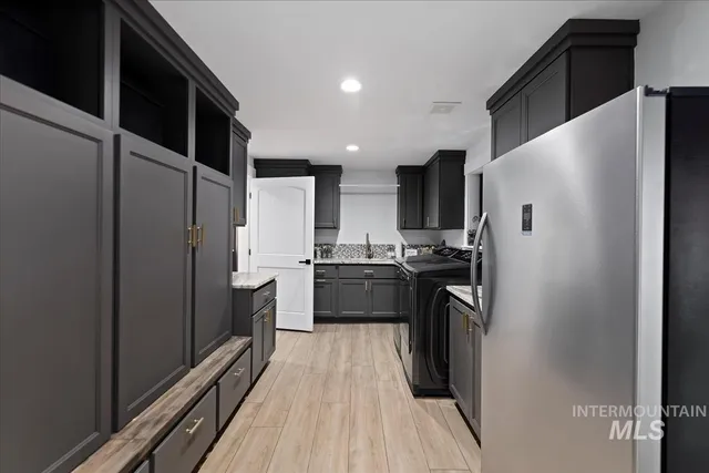 $1,895,000 | 1417 North Kcid Road, Caldwell, ID 83605