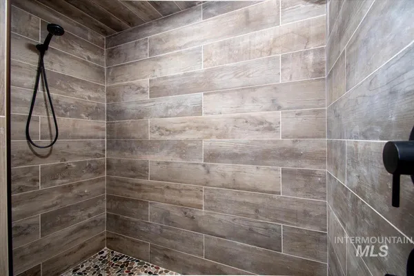 $1,875,000 | 1417 North Kcid Road, Caldwell, ID 83605