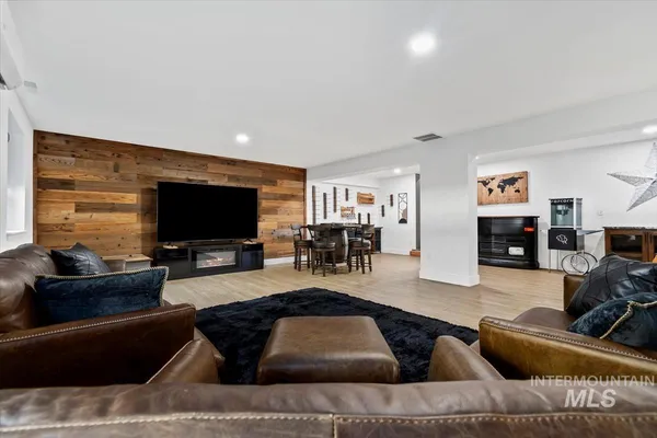 $1,875,000 | 1417 North Kcid Road, Caldwell, ID 83605