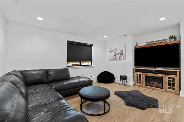 $1,895,000 | 1417 North Kcid Road, Caldwell, ID 83605