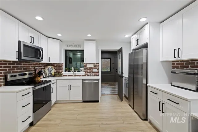 $1,895,000 | 1417 North Kcid Road, Caldwell, ID 83605