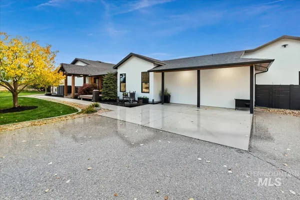 $1,875,000 | 1417 North Kcid Road, Caldwell, ID 83605