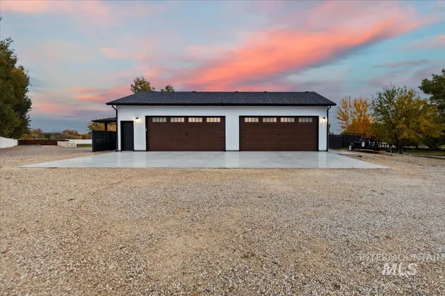 $1,895,000 | 1417 North Kcid Road, Caldwell, ID 83605
