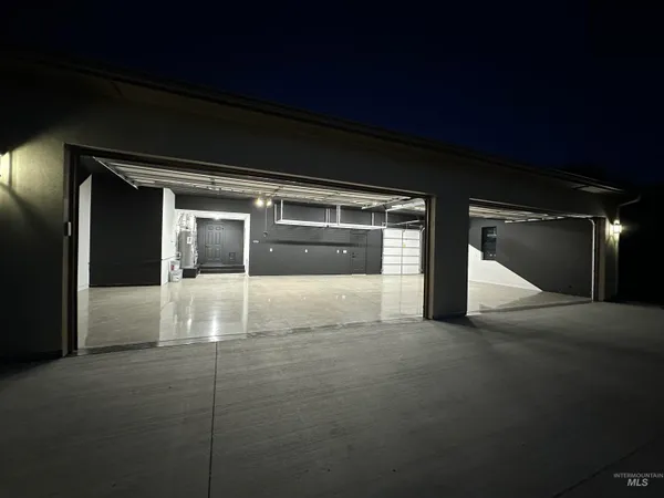 $1,875,000 | 1417 North Kcid Road, Caldwell, ID 83605