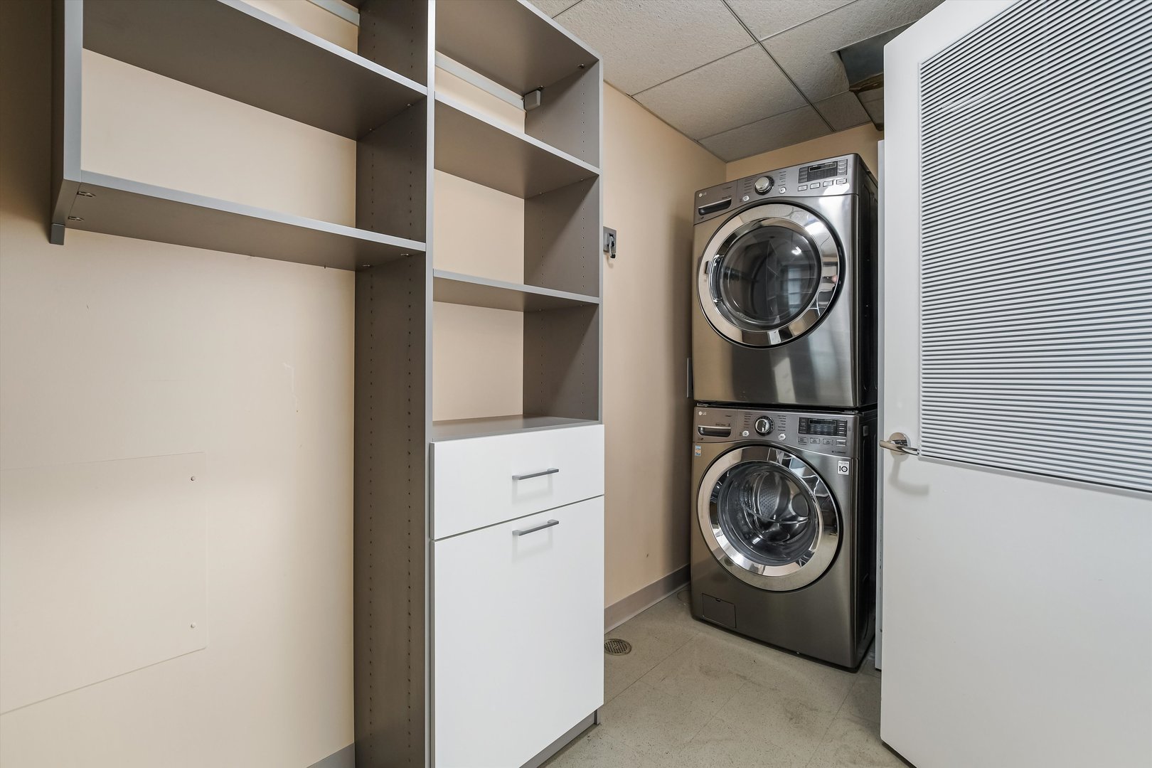 340 East Randolph Street, Unit 3503 Chicago, IL 60601 - Photo 13 of 19