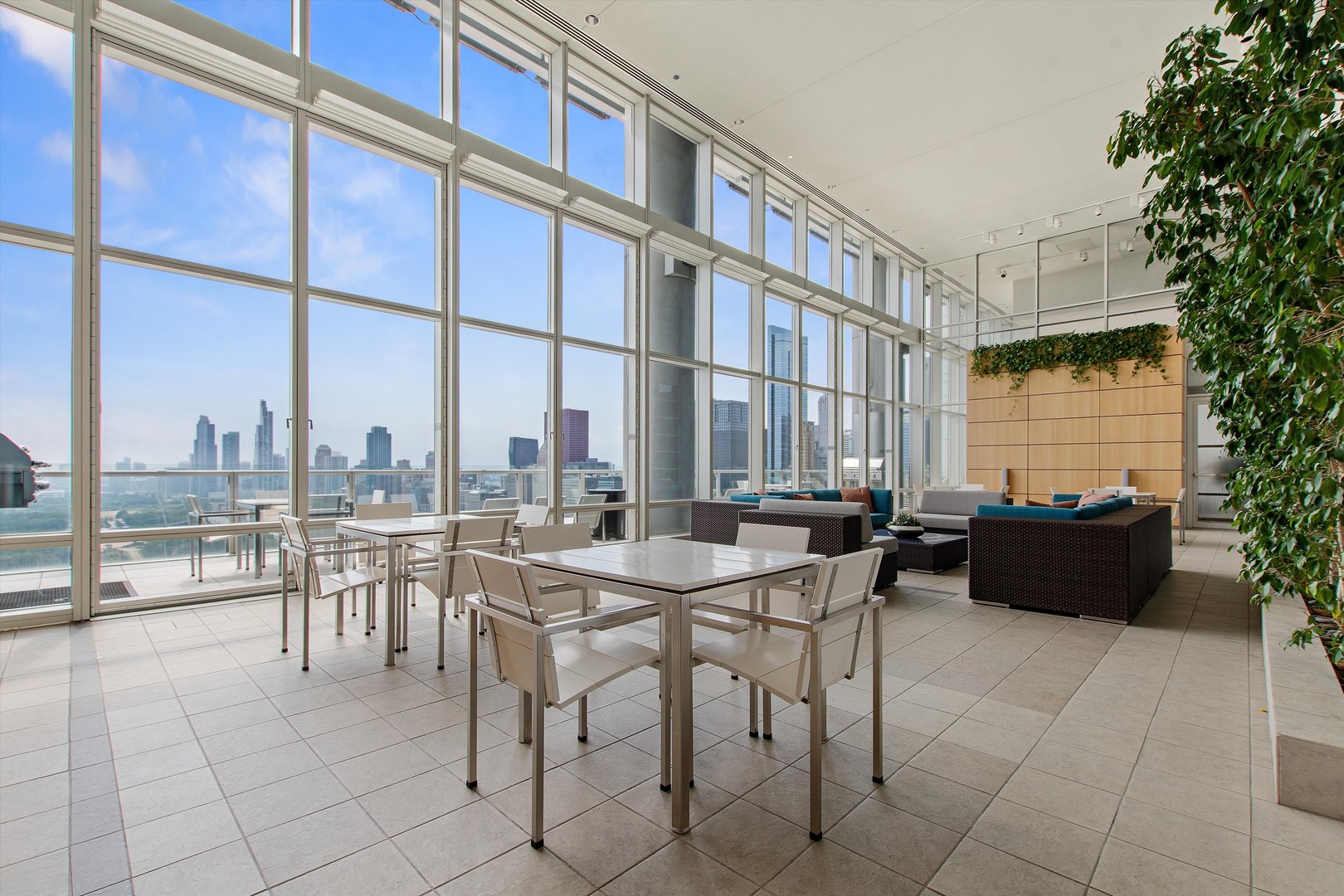 340 East Randolph Street, Unit 3503 Chicago, IL 60601 - Photo 5 of 19