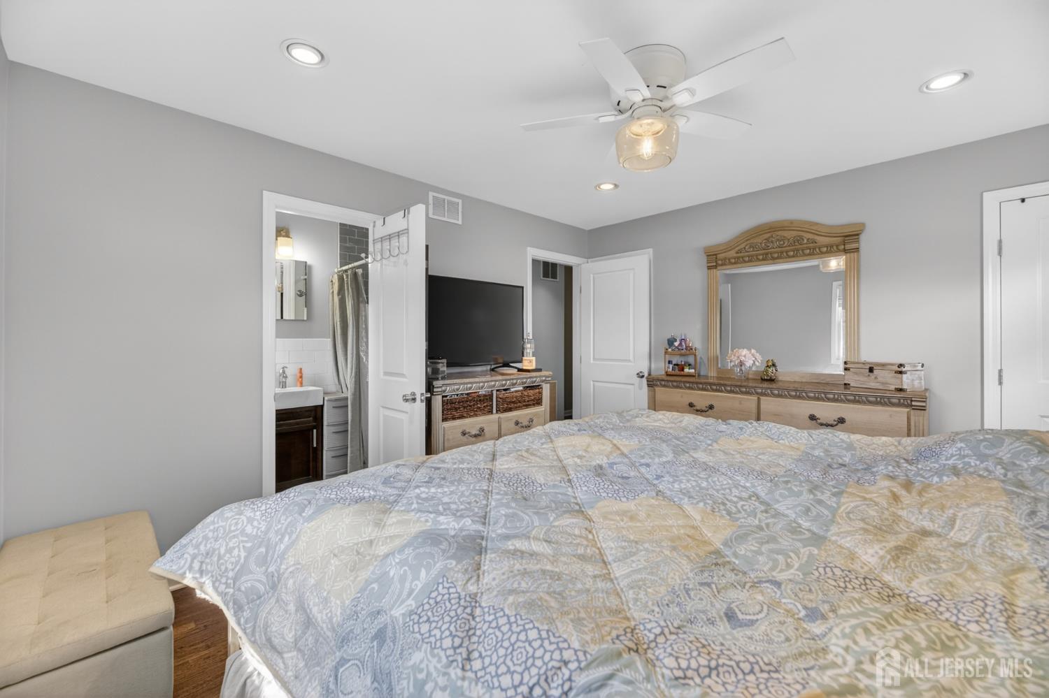 1382 Osage Road North Brunswick, NJ 08902 - Photo 22 of 48