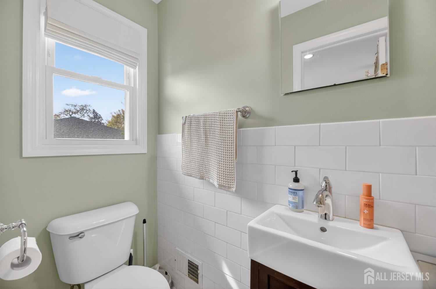 1382 Osage Road North Brunswick, NJ 08902 - Photo 24 of 48