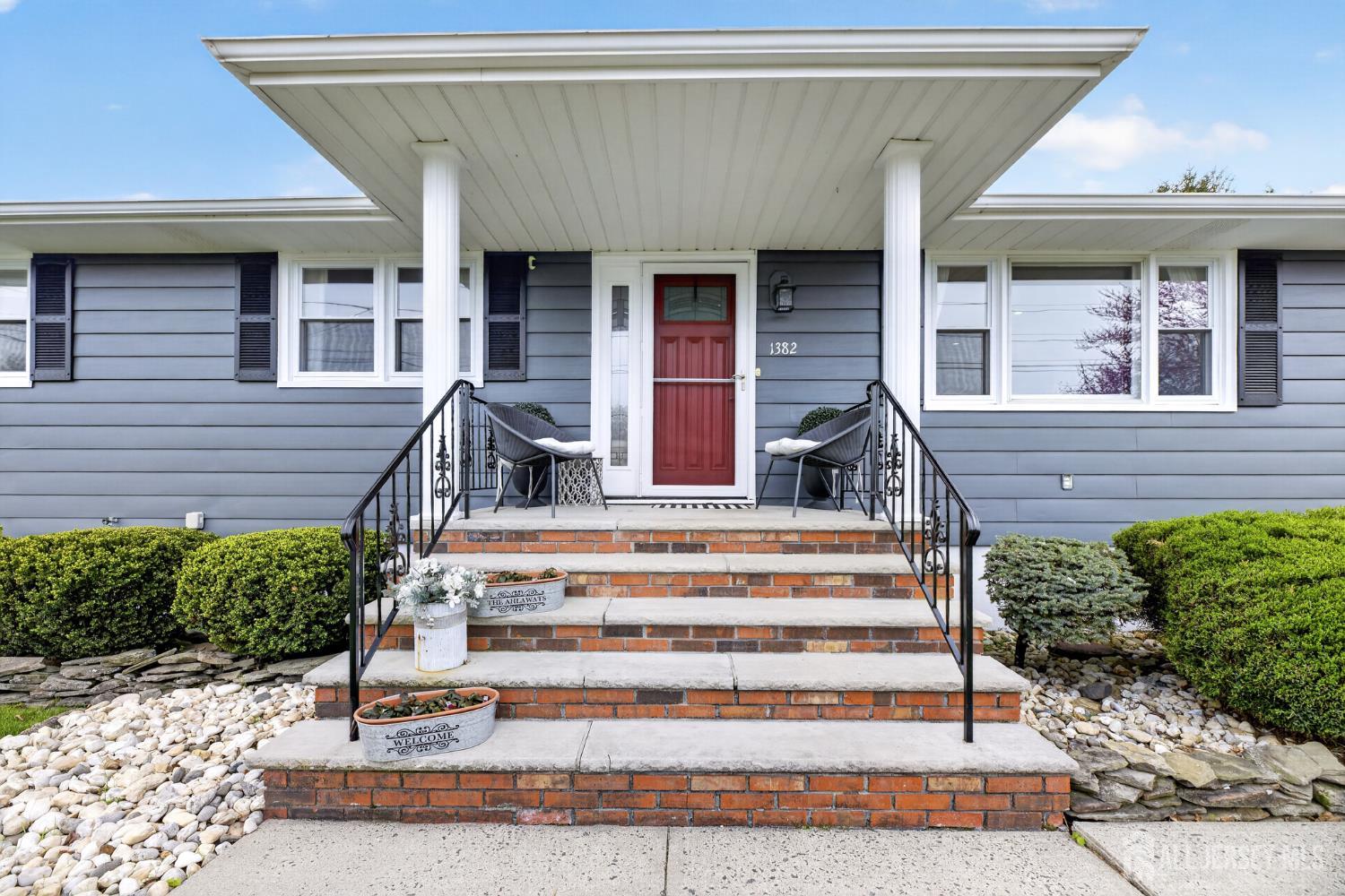 1382 Osage Road North Brunswick, NJ 08902 - Photo 5 of 48