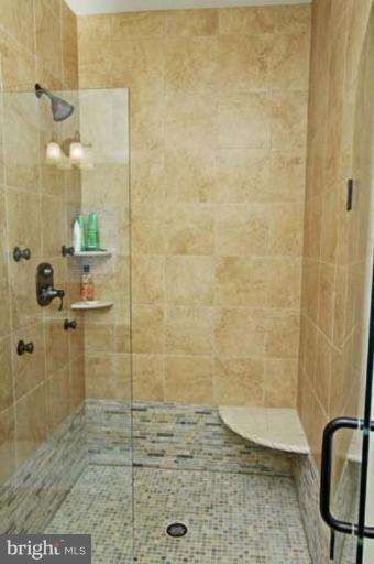 8059 Fairfax Road Alexandria, VA 22308 - Photo 14 of 18 Master Bath #2