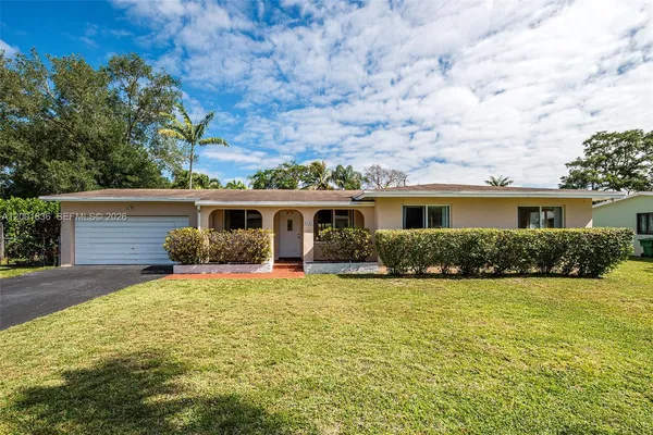 $1,395,000 | 8355 Southwest 131st Street, Pinecrest, FL 33156