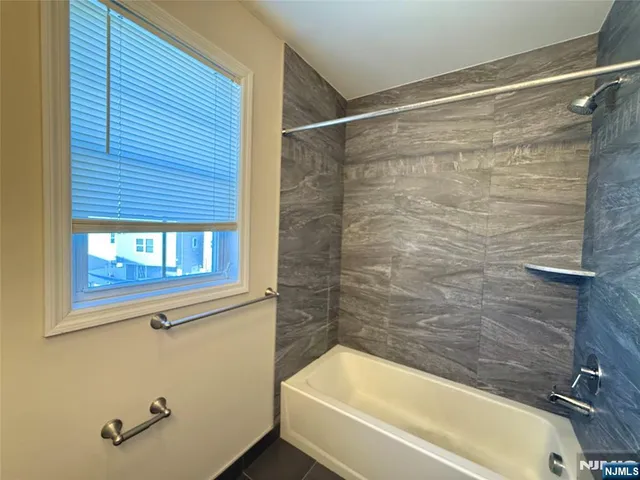 $2,900 | 623-625 Magnolia Avenue, Unit 2, Elizabeth, NJ 07206