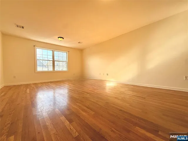 $2,900 | 623-625 Magnolia Avenue, Unit 2, Elizabeth, NJ 07206