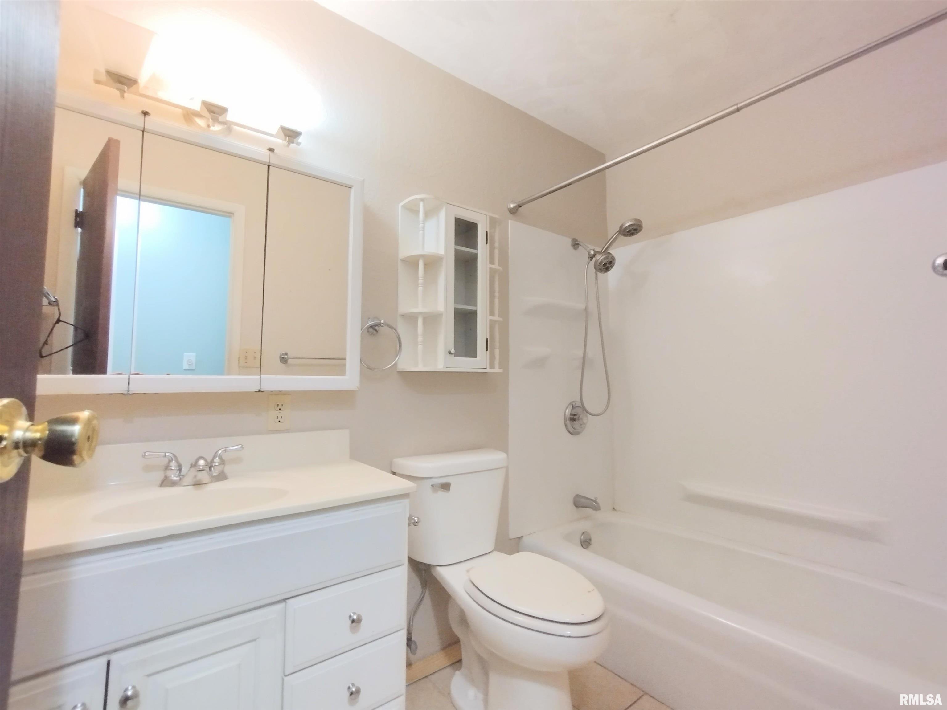 2128 Stonehenge Road Springfield, IL 62702 - Photo 26 of 33