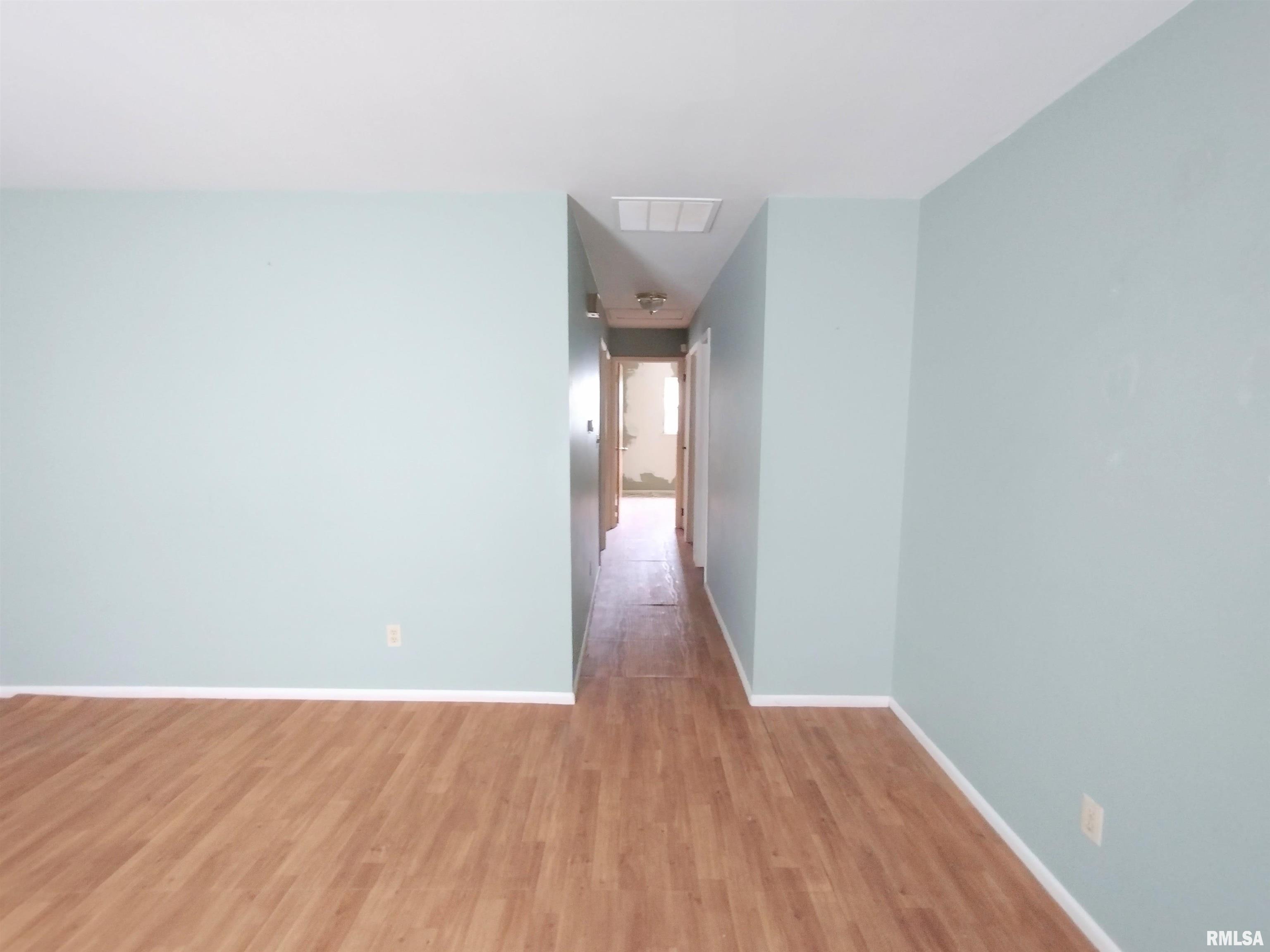 2128 Stonehenge Road Springfield, IL 62702 - Photo 28 of 33