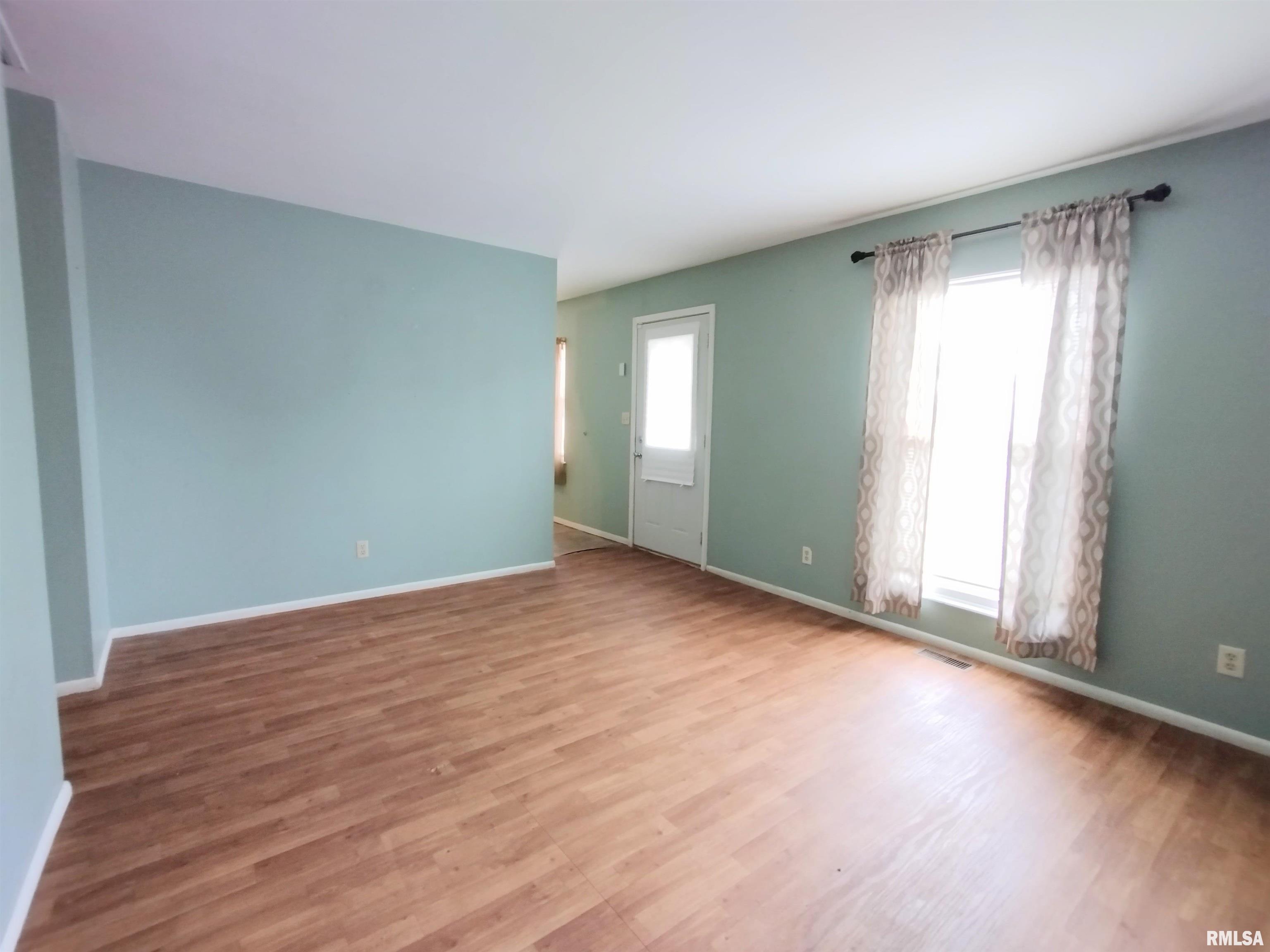 2128 Stonehenge Road Springfield, IL 62702 - Photo 6 of 33