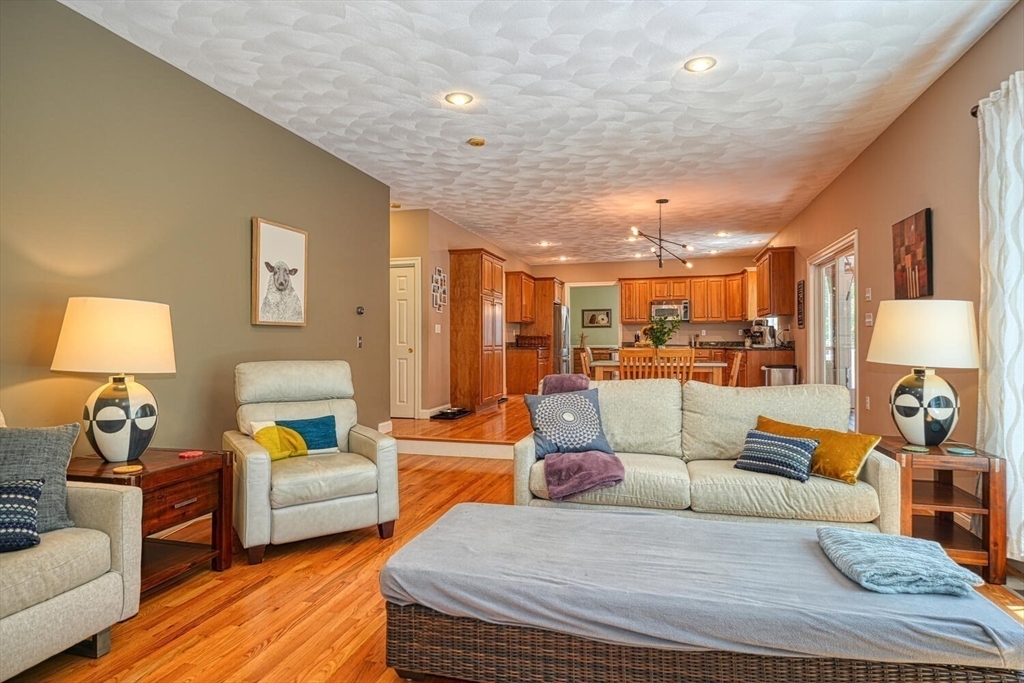 22 Squirrel Hill Road, Unit 22 Acton, MA 01720 - Photo 9 of 41 Gallery Image 9