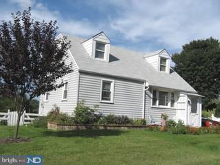 22 Woodhill Road Newtown Square, PA 19073 - Photo 1 of 6 Gallery Image 1