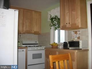22 Woodhill Road Newtown Square, PA 19073 - Photo 4 of 6 Gallery Image 4