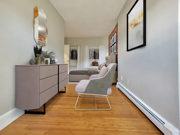 $3,095 | 338-342 Warren Street, Unit 5, Boston, MA 02119