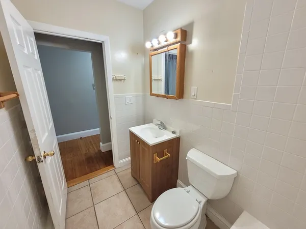 $3,095 | 338-342 Warren Street, Unit 5, Boston, MA 02119