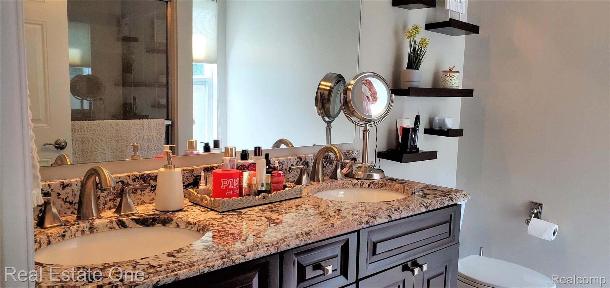 27099 Victoria Road Novi, MI 48374 - Photo 30 of 43 31-MasterBath.jpg