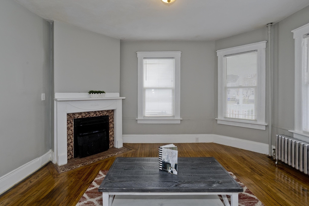 65 Montrose Street Springfield, MA 01109 - Photo 8 of 32