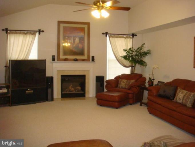 13600 Royal Court Laurel, MD 20708 - Photo 12 of 30 Family Room