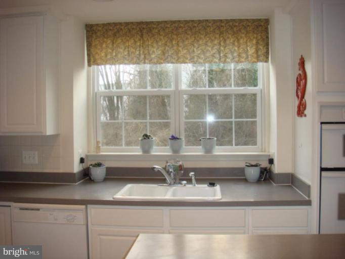 13600 Royal Court Laurel, MD 20708 - Photo 16 of 30 Kitchen