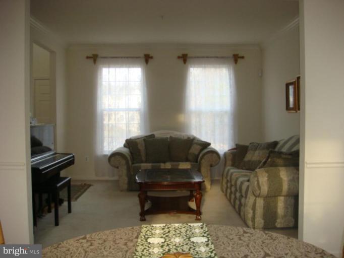 13600 Royal Court Laurel, MD 20708 - Photo 21 of 30 Living Room
