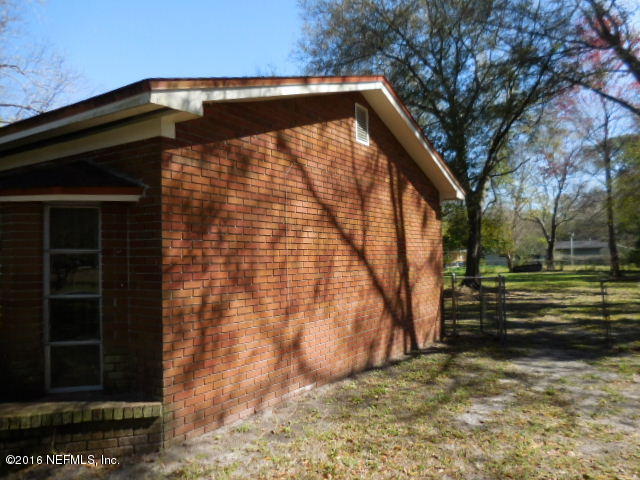 1815 Lindsey Road Jacksonville, FL 32221 - Photo 9 of 33 9.RIGHT