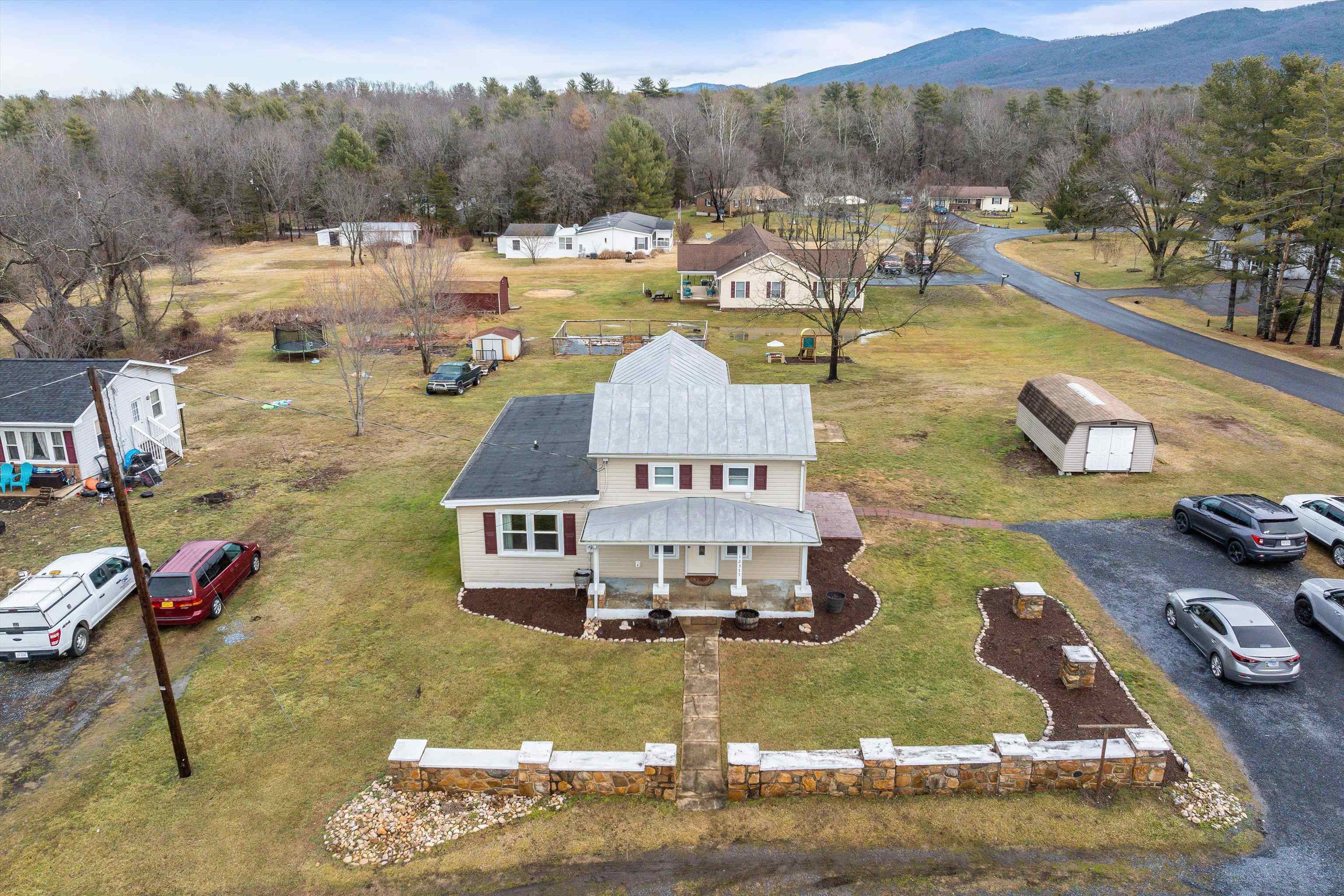 12377 Port Republic Road Grottoes, VA 24441 - Photo 4 of 58 Gallery Image 4