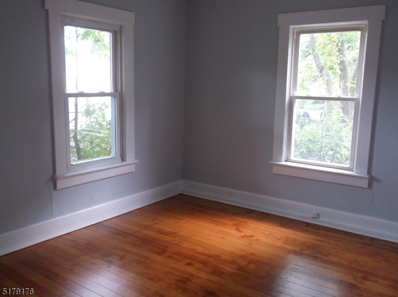 32 South Gifford Street Butler, NJ 07405 - Photo 4 of 11