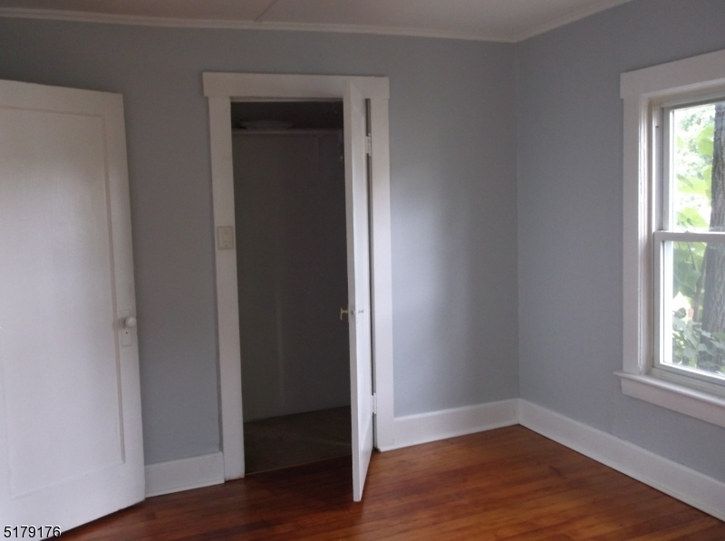 32 South Gifford Street Butler, NJ 07405 - Photo 5 of 11