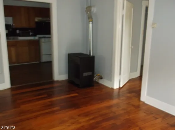 $1,400 | 32 South Gifford Street, Butler, NJ 07405